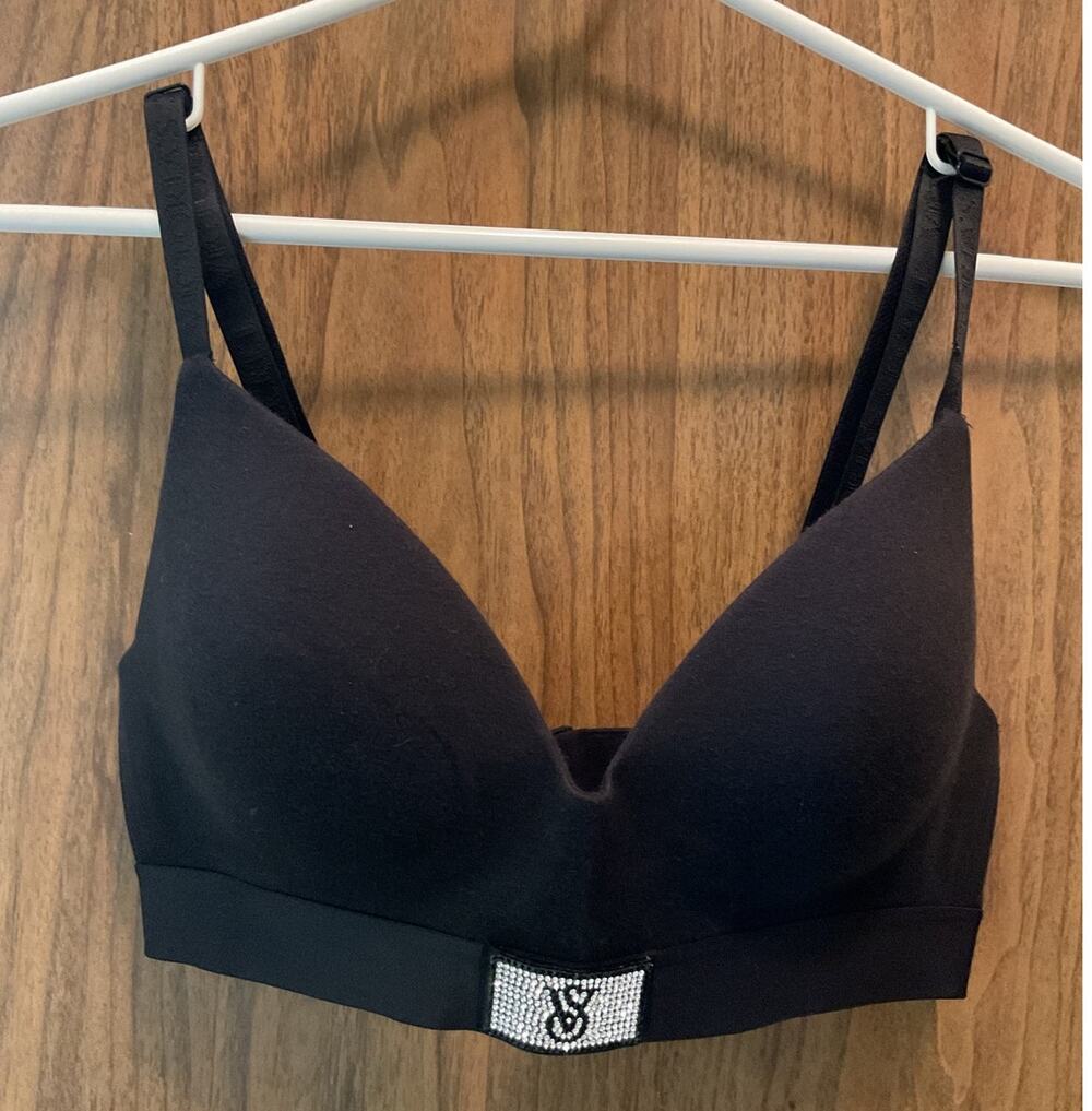 Victoria’s Secret No Wire T- Shirt Brand New Lightly Lined 34D